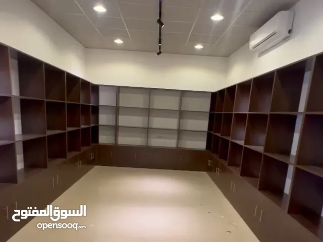 للبيع اغراض محل خضروات وفواكة