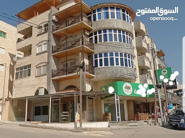 محل/مخزن تجاري بالقرب من اربد مول في موقع حيوي للإيجار.