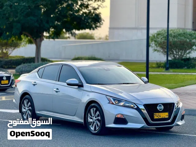 نيسان التيماء 2021 سياره نظيفه حادث شليع قطع فقط
