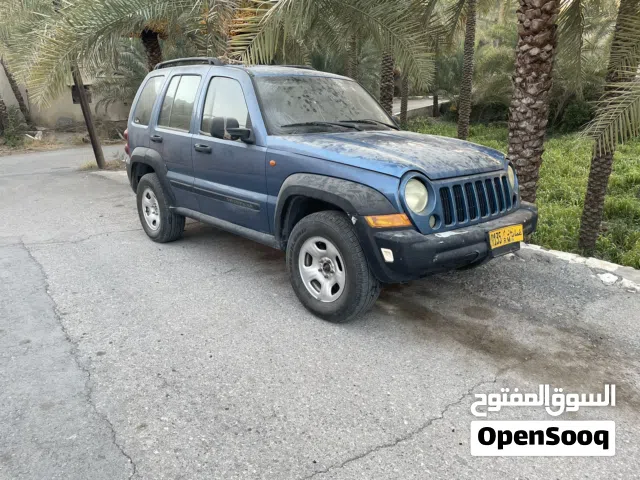 2005 جيب شيروكى Sport