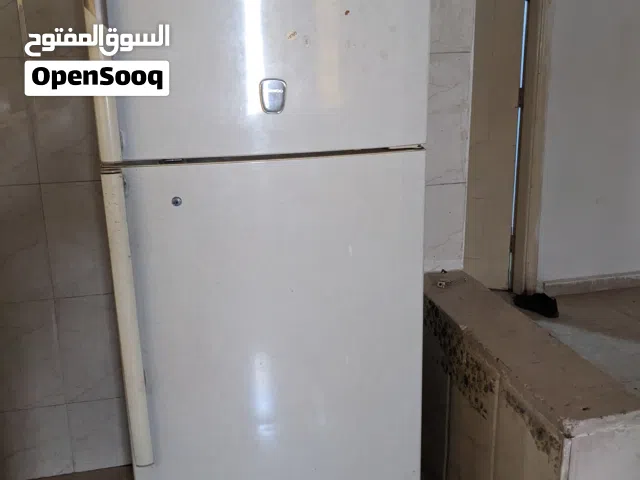 ثلاجة بحالة ممتازة للبيع في سحاب