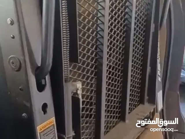 Handicap crane