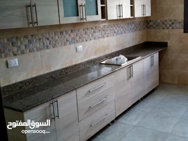 مطبخ كامل سفلى و علوى بمساحة 2.50 متر
