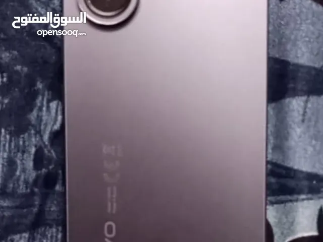 مساحته 256 4GVivo v60 للبيع