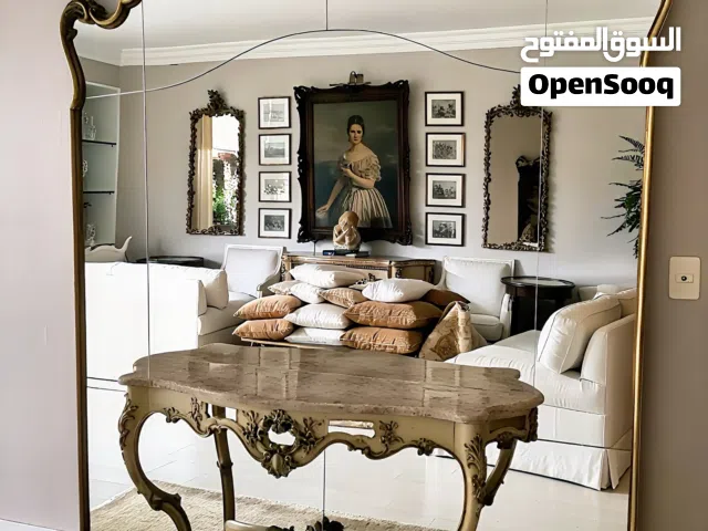 Back ground mirror console