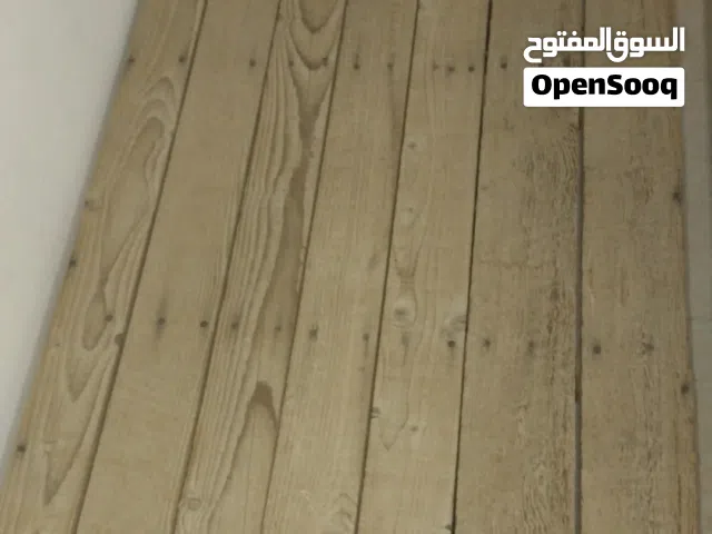 طاولات خشب خشب قوي ومعاهم فرشاتهم بسعر مغري جدا جدا ويوجد وحده صغيره