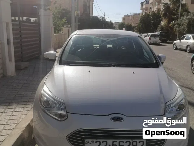 2014 فورد فوكس Standard