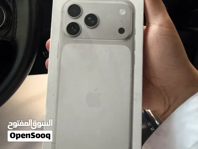 آيفون 17 برو ماكس جديد بسعة 512 جيجابايت من أبل باللون الأبيض