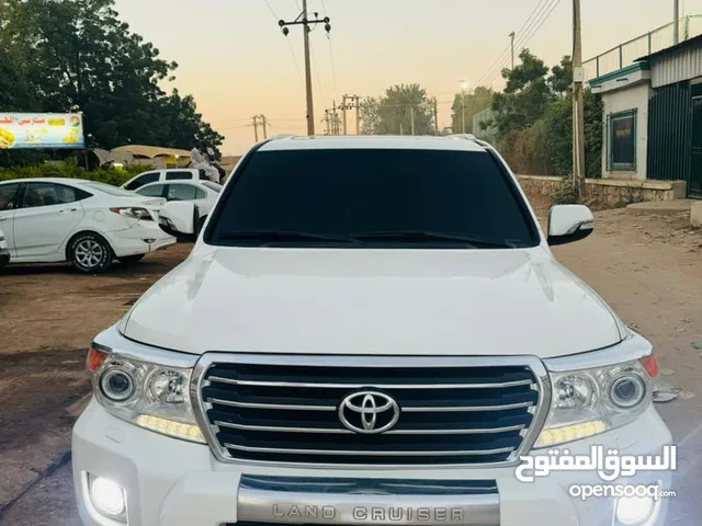 لاندكروزر GXR V6