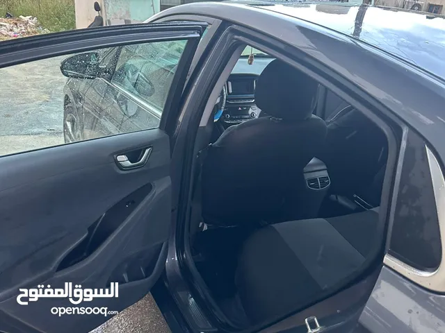 2017 بطارية جديدة  سيارة فل اقتصادية جدا مع موظف بنك ومع امكانية تقسيط مع فرق بالسعر تامين شامل طويل
