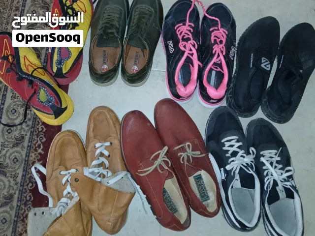 احذية مستعملة