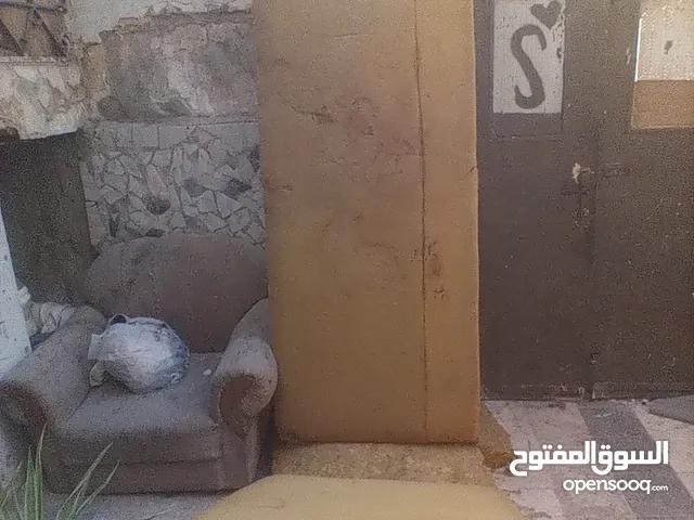 للبيع تخت مزوج ومفرد واربع مفارش وفرشه مزوجه