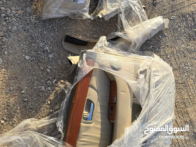 كفرات باب 430 يركب ع 2004 وطالع نظيف مبطل من هاف كت اللون بيج ويجي مع سويكات وسماعات الصغيره