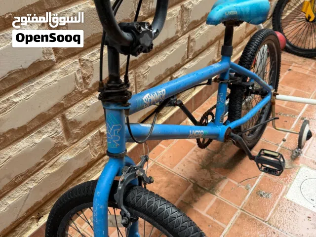 سيكل BMX ازرق واصفر