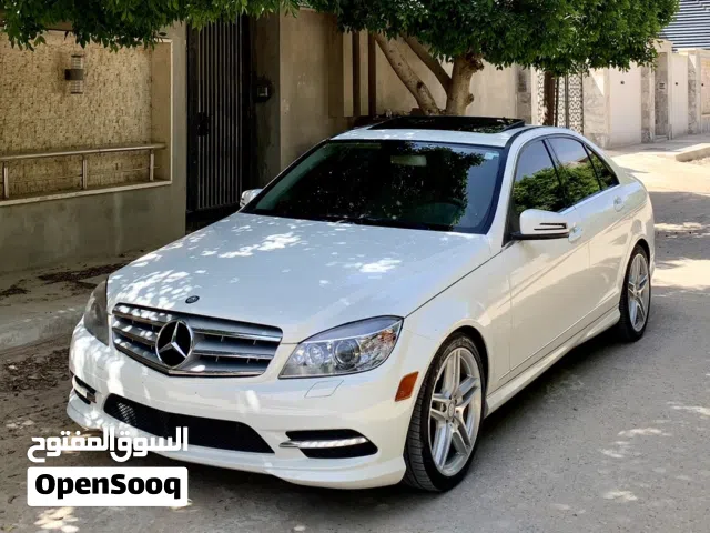 2011 مرسيدس بنز الفئة-C C 300