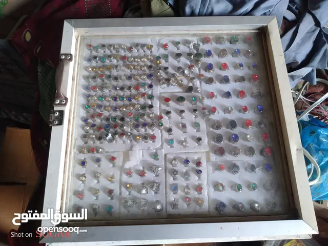 عدد 200 خاتم للبيع