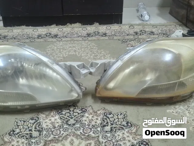 مصابيح امامية تيوتا يارس موديل 2007 اصلية    Original Toyota Yaris 2007 headlights