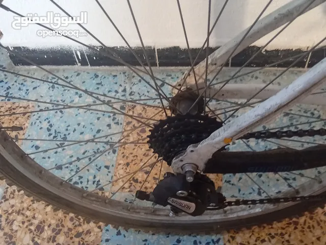 btwin rockrider 340 taille s مستعملة في حالة متوسطة موجودة في قفصة