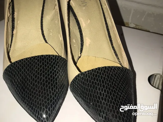 Levity shoes