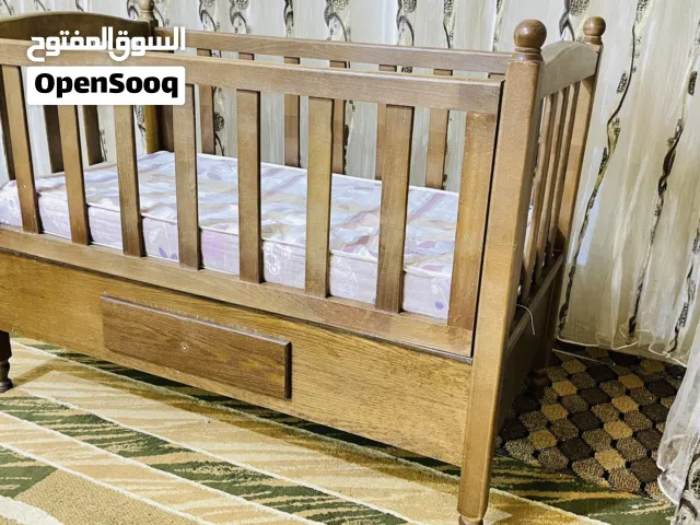 سرير اطفال للبيع