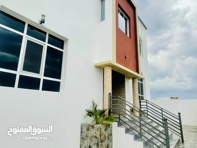 فيلا للاجار villa for Rent.. بالقرب من شارع مسقط السريع والجامعه الالمانيه وسندان