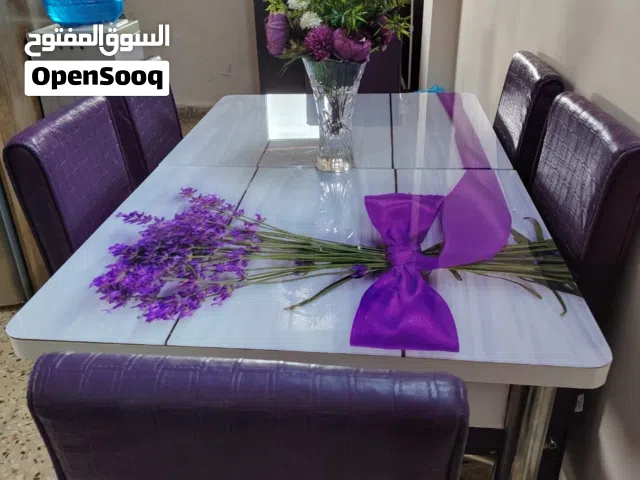 طاولة سفره شبه وكاله استعمل خفيف
