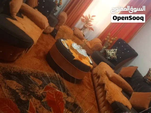 طقم كنب 11 مقعد شامل طقم الطاولات  موكبته شاجي 6 متر في 4 متر  برداي 4 قطع  فروات عدد 3