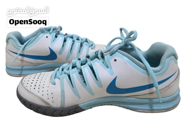 Nike white leather light weight shoes fits39