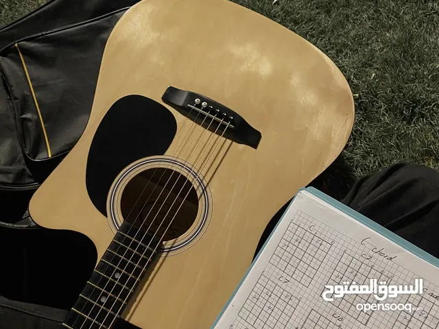 قيتار اكوستك استعمال خفيف مع كل مستلزماته قابل للتغتاوض