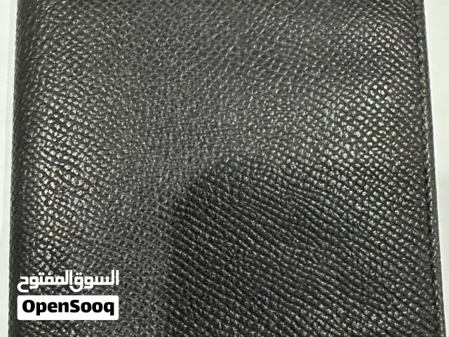 محافظ ماركات للبيع