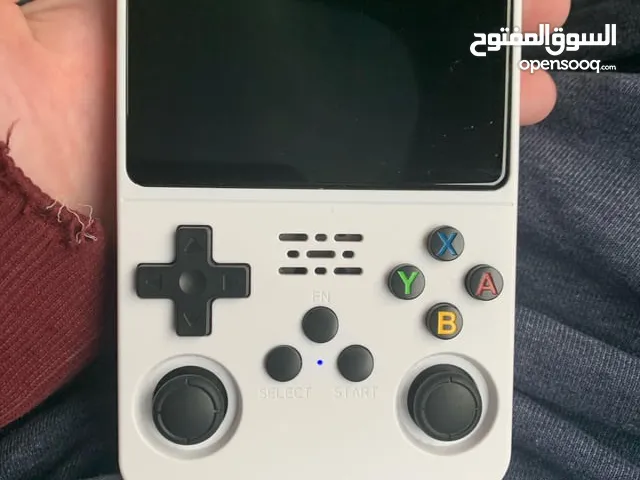 جهاز محاكي ألعاب نيتيندو و بلاستيشن و عدة محاكيات ألعاب r36s للبيع