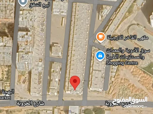 للإيجار محل 3 طوابق داخل سوق به 200 محل في بوابة الجبس/شارع الخروبة ( التواصل واتساب )