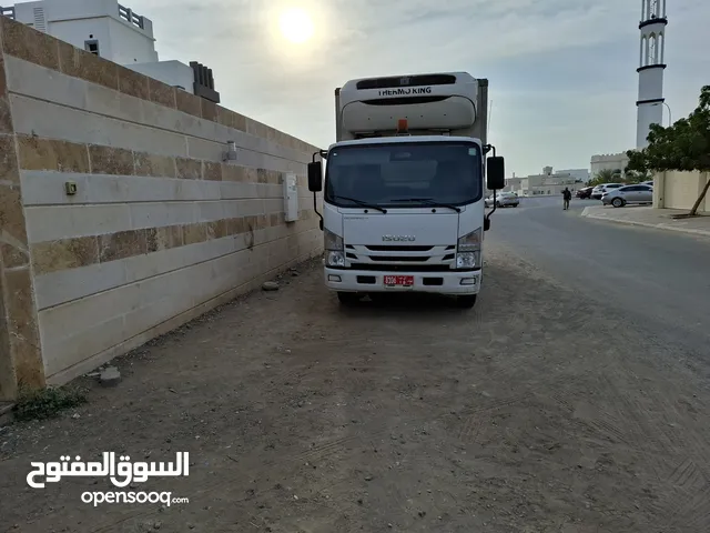 براد شاحنة للايجار اليومي لجميع مناطق السلطنة refrigerator truck for rent