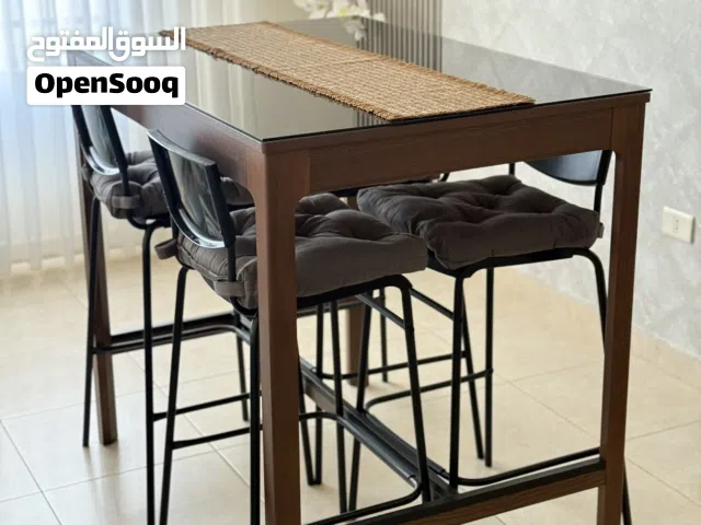 طاولة ايكيا مرتفعة سفرة 4 كراسي للبيع حال الجديد