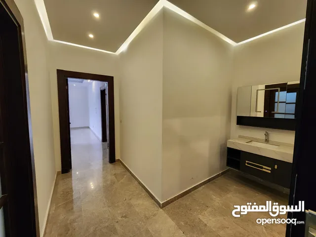 255 m2 4 Bedrooms Apartments for Rent in Amman Deir Ghbar