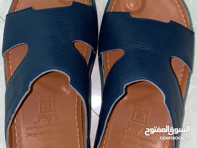 نعال للبيع