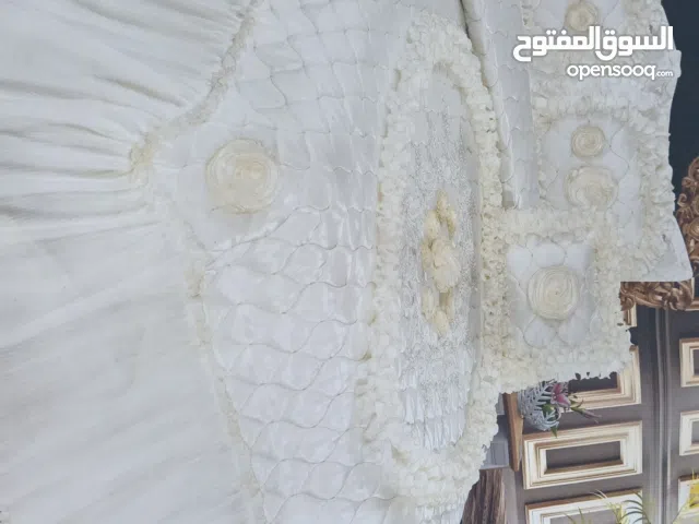 فرشة جرباية مالت عرس لون ابيض جديدة بكارتونها للبيع