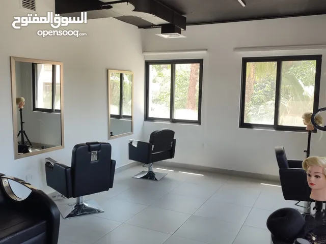 كراسي صالون مع عدة صالون للبيع بحالة الجديد