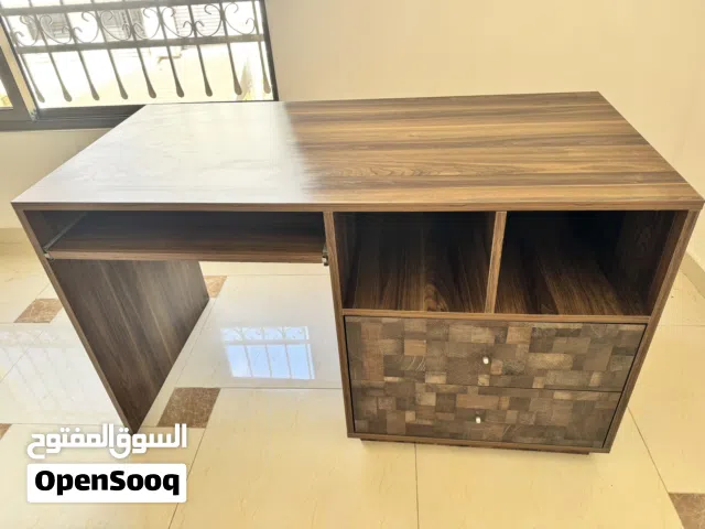 مكتب دراسة+طاولة وسط
