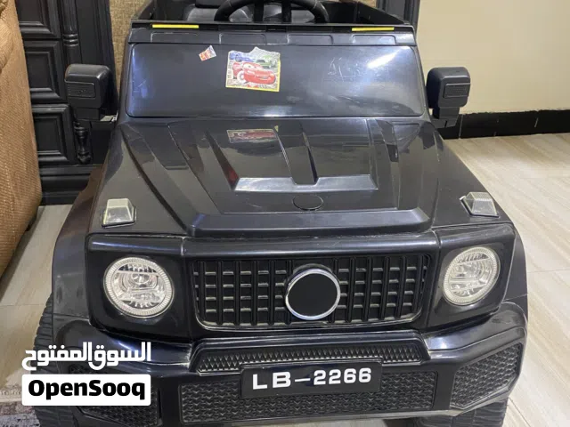 سيارة اطفال كبيره نظيفه جدا كامله بدون اي نقص