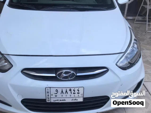 2016 هيونداي اكسنت Standard
