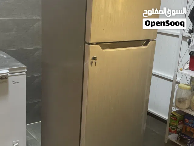 ثلاجة جديدة جدا ( سبب البيع انها لم تكفي لأغراضي )