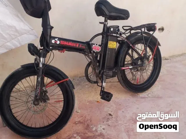 بسكليت كهربا سمارت عجال وسط بطارية 48 فولت ضو امامي 32 كبير ضو خلفي مع عاكس قوي كرسي محشي مريح