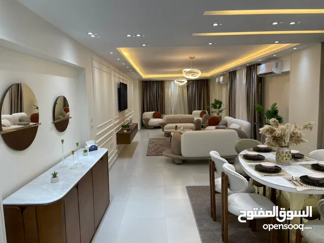 160 m2 3 Bedrooms Apartments for Rent in Giza Agouza