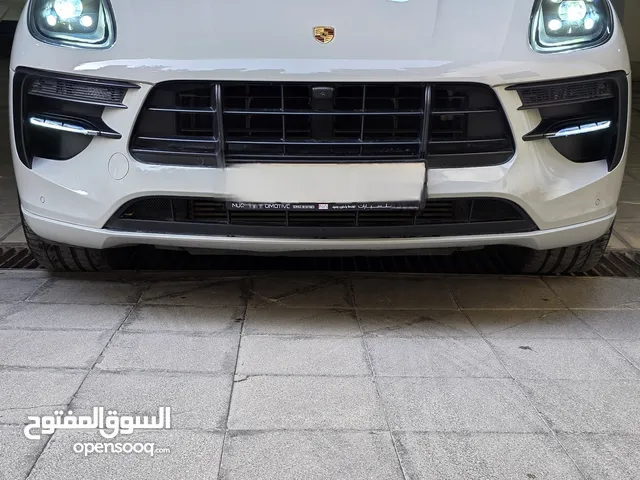 Porsche macan 2019 رمادي فاتح وارد الوكاله مالك واحد مواصفات خاصه ...مالك واحد بسعر مميز