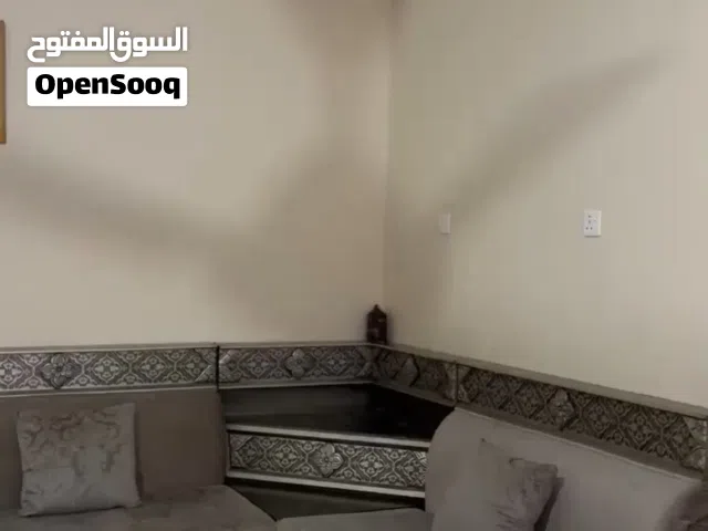 كنب قابل للتفاوض مستعمل