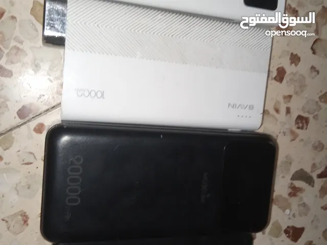 4 باور بنك ميخدموش للبيع مع بعض السعر ساوم