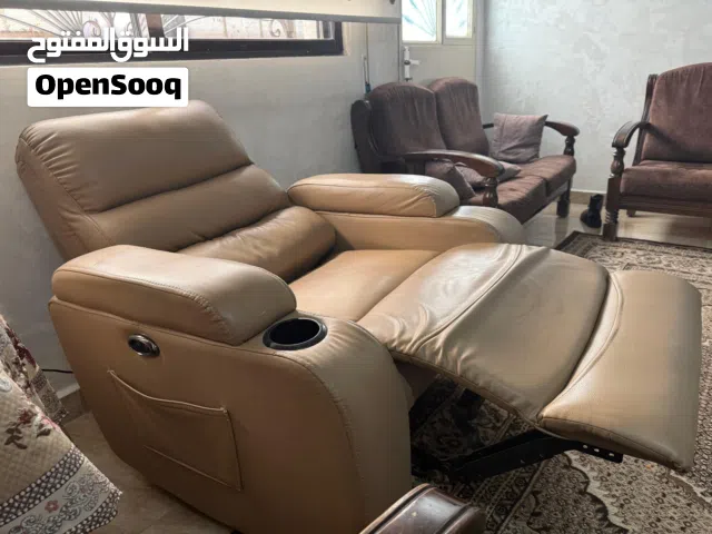 كرسي ركلاينر بحالة الوكالة