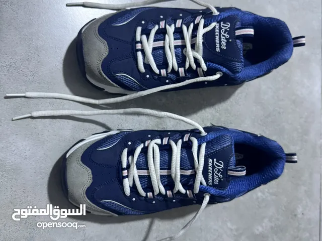 حذاء رياضي من سكيجيرز