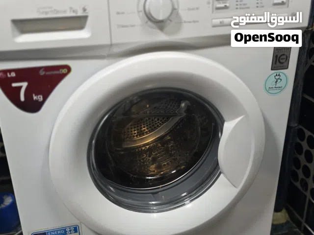 غسالة ملابس ال جي بحالة جيدة 30 دينار